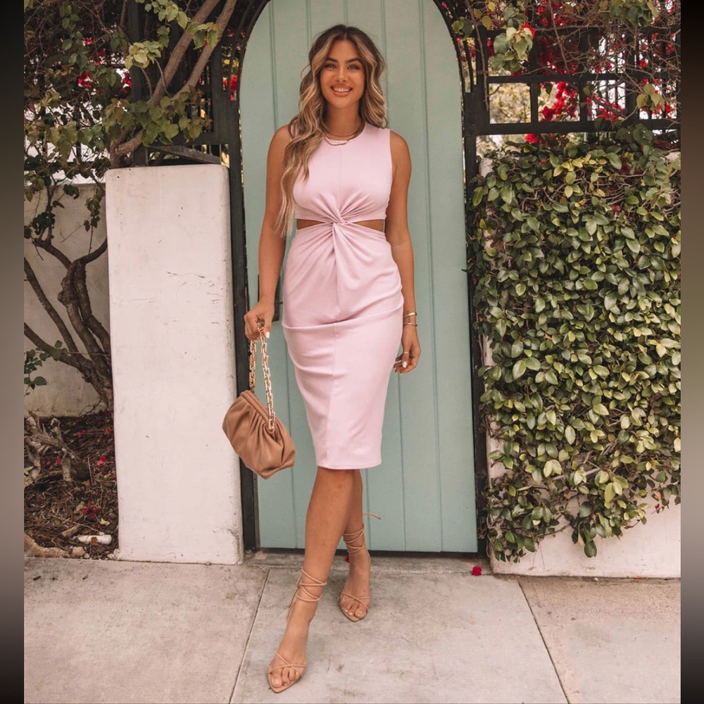 Vici BERNADETTE CUTOUT TWIST KNIT MIDI DRESS - LILAC